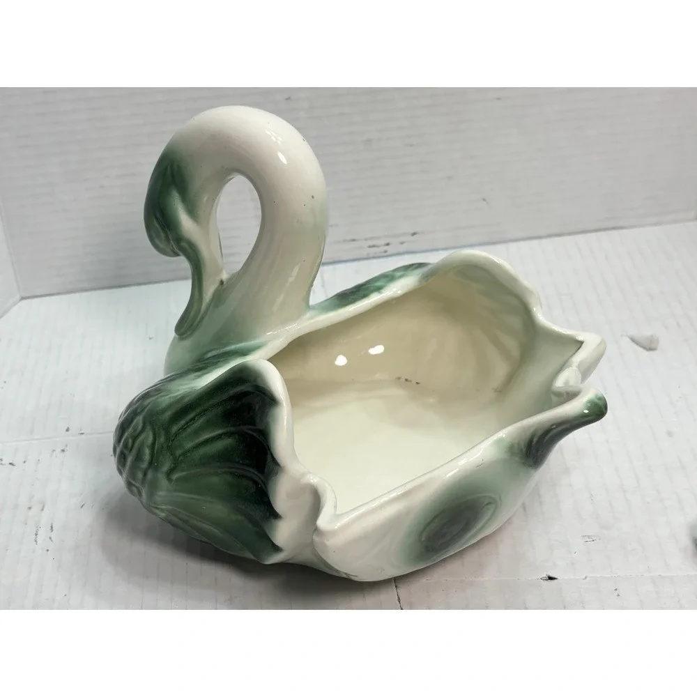 Hull Pottery Company vintage hull
